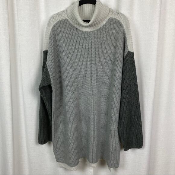 Lane Bryant Gray Colorblock Turtleneck Long Sleeve Sweater Sz.18/20 NWT - Picture 5 of 16